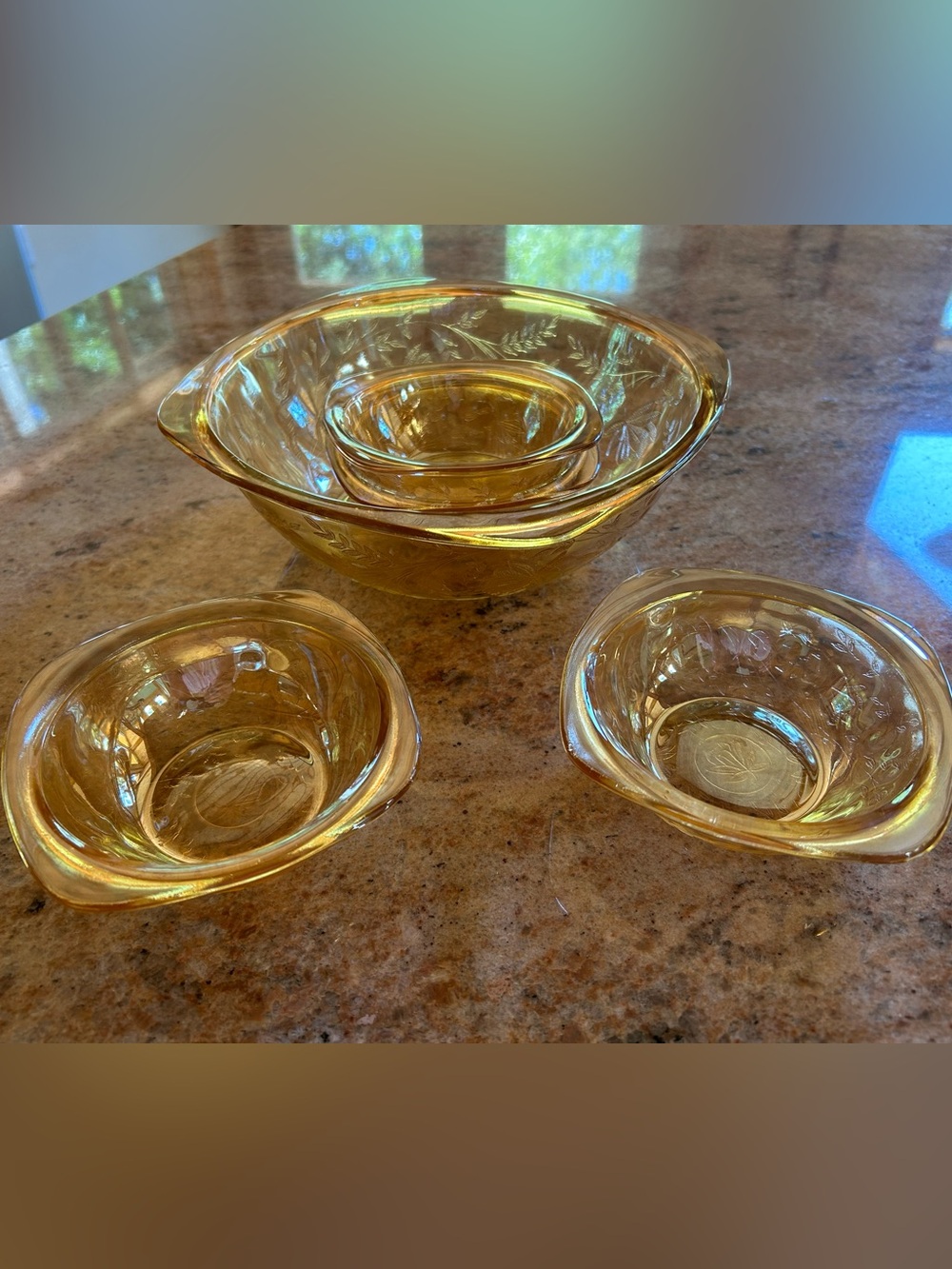 Jeannette Glass Floragold Pattern Squared Berry Bowl 8”x8”w/ 4 Berry Bowls 4.50”